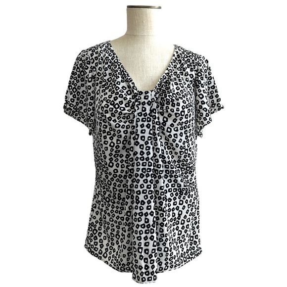 St. John Collection Stretch Silk Printed Blouse Black White 8 - Picture 1 of 10